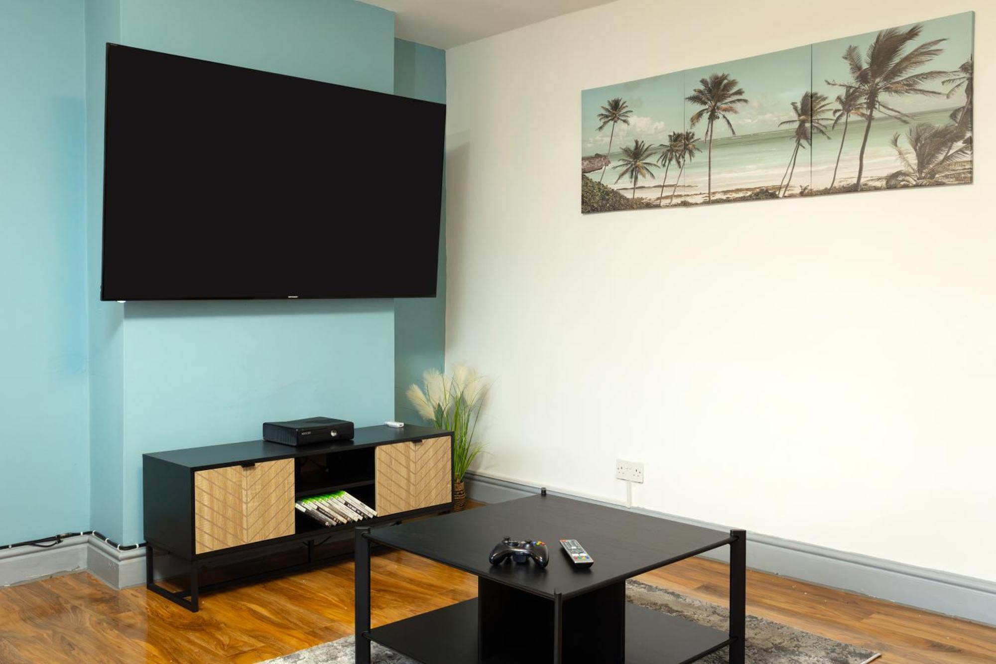 Comfortable 3 Bedrooms Leeds Beach House - Ideal For Family And Contractors - Free Parking For 2 Cars Екстериор снимка